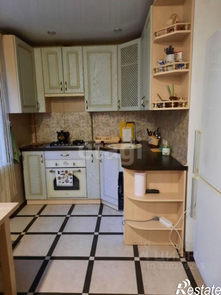 3-комн квартира улица Конституции, 5,  д. 5