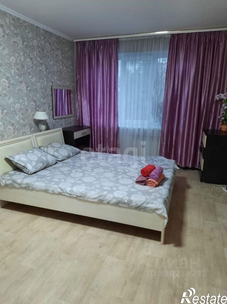 3-комн квартира улица Конституции, 5,  д. 5
