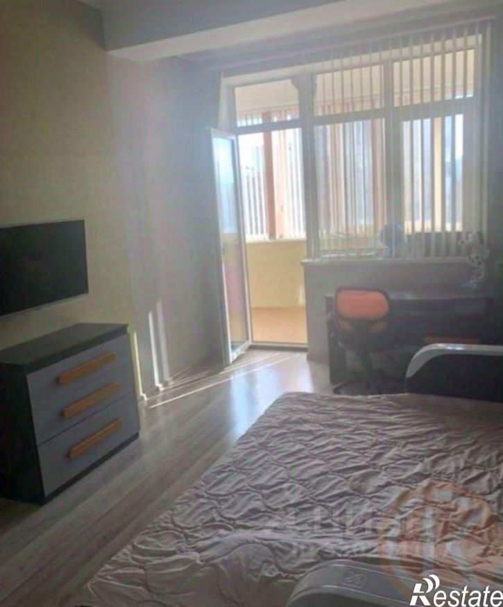 3-комн квартира улица Полупанова, 27А,  д. 27А