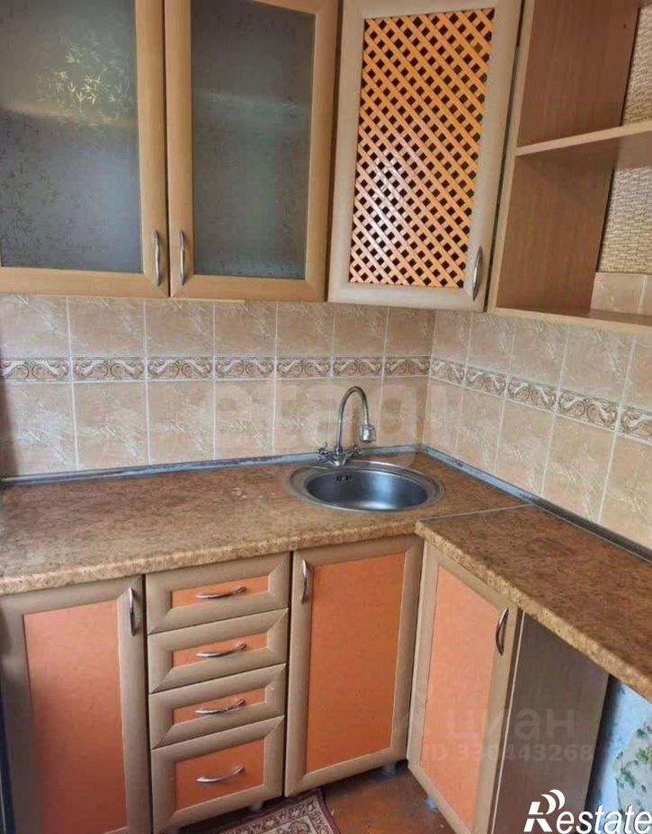 3-комн квартира ул Адмирала Кантура, 1,  д. 1