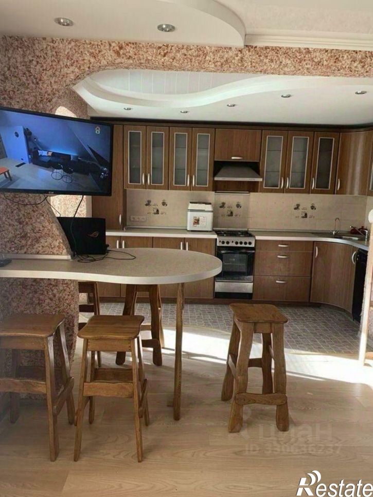 4-комн квартира проспект Победы, 62,  д. 62
