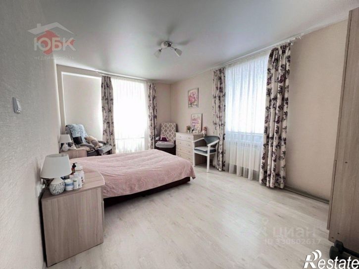 4-комн квартира улица Конституции, 3А,  д. 3А