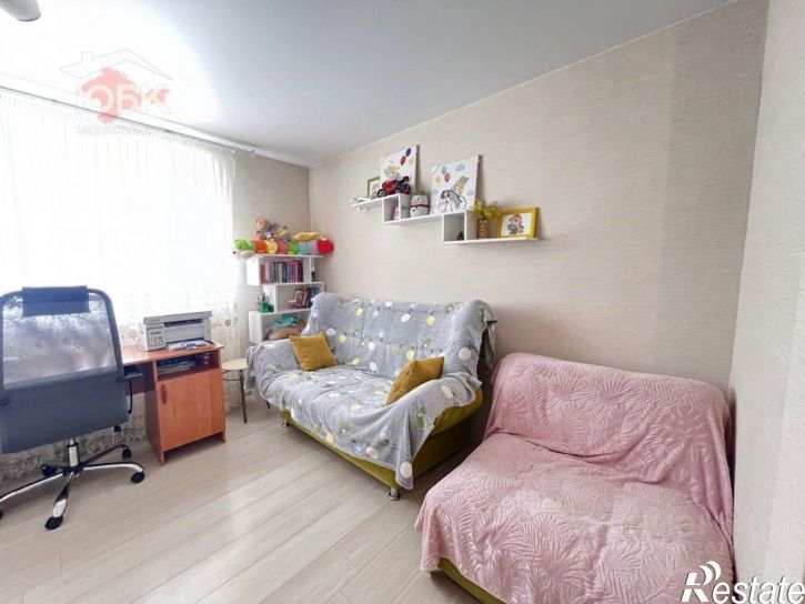 4-комн квартира улица Конституции, 3А,  д. 3А