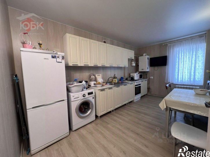 4-комн квартира улица Конституции, 3А,  д. 3А