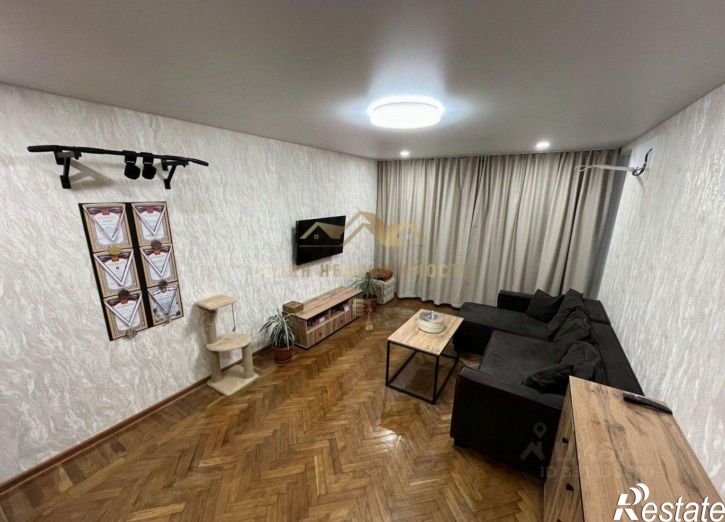 3-комн квартира ул им.60-летия Октября, 28,  д. 28