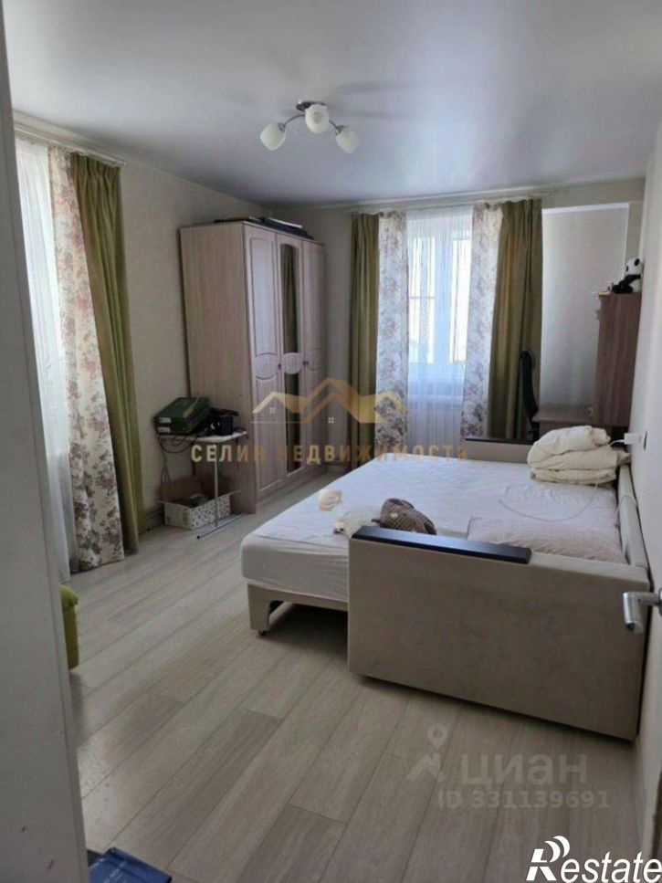 4-комн квартира улица Конституции, 3А,  д. 3А
