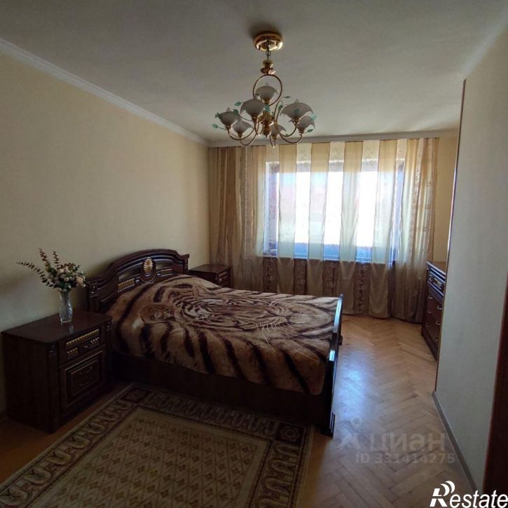 3-комн квартира ул Демышева, 100А,  д. 100А