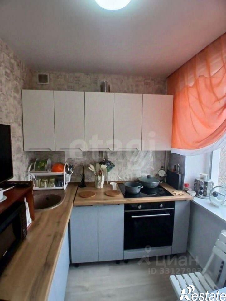 3-комн квартира ул Сырникова, 8,  д. 8