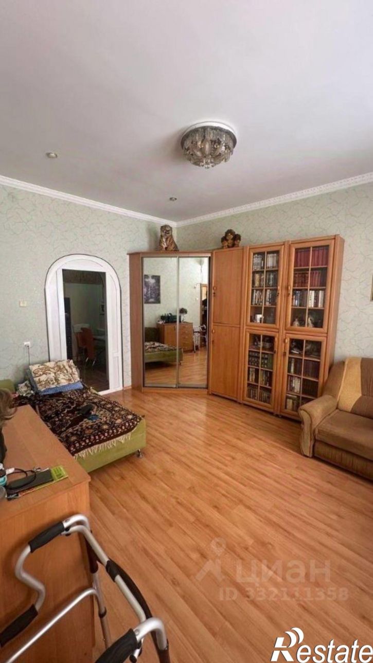 3-комн квартира ул Революции, 64,  д. 64