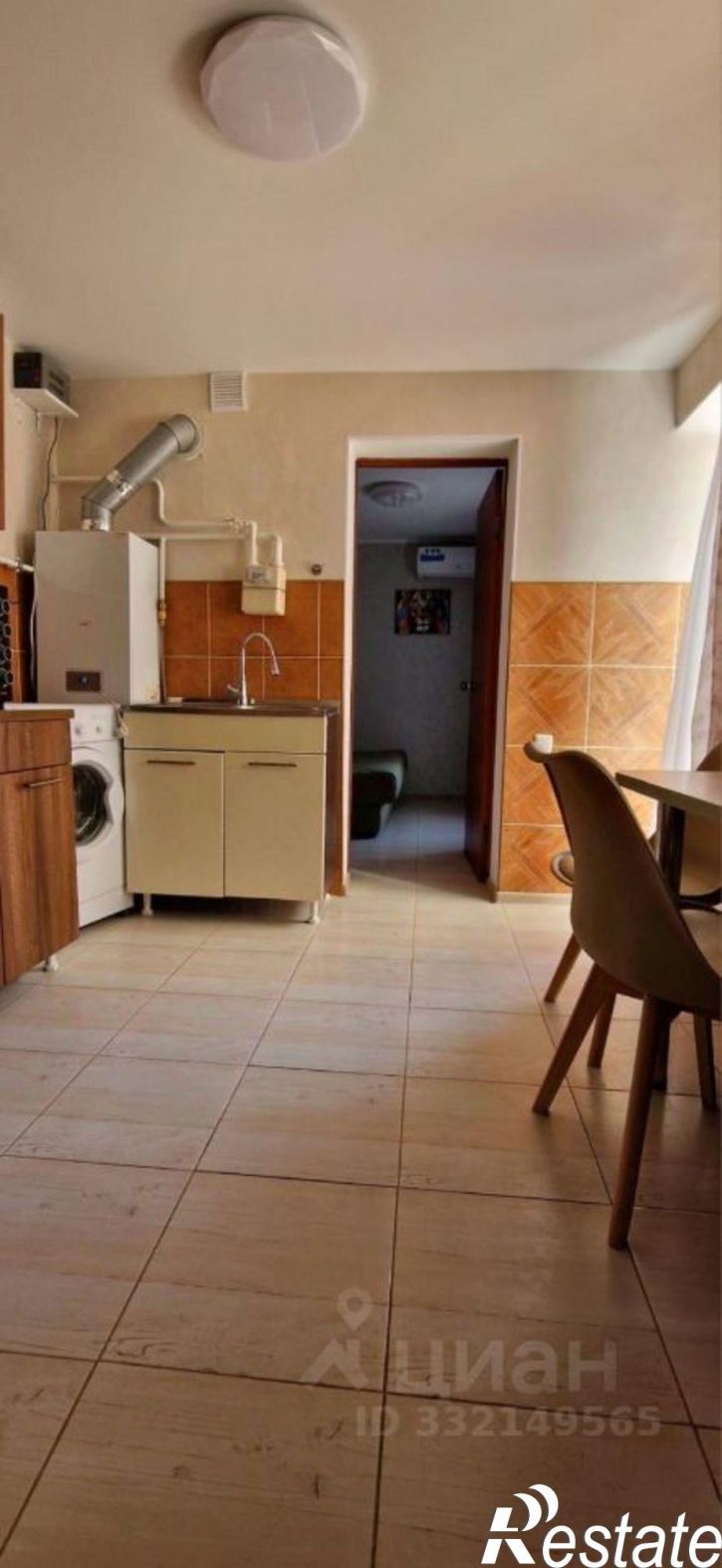 3-комн квартира ул Толстого, 8,  д. 8