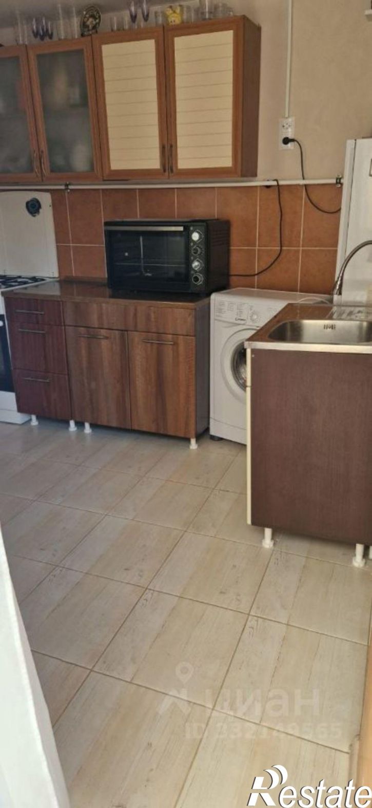 3-комн квартира ул Толстого, 8,  д. 8