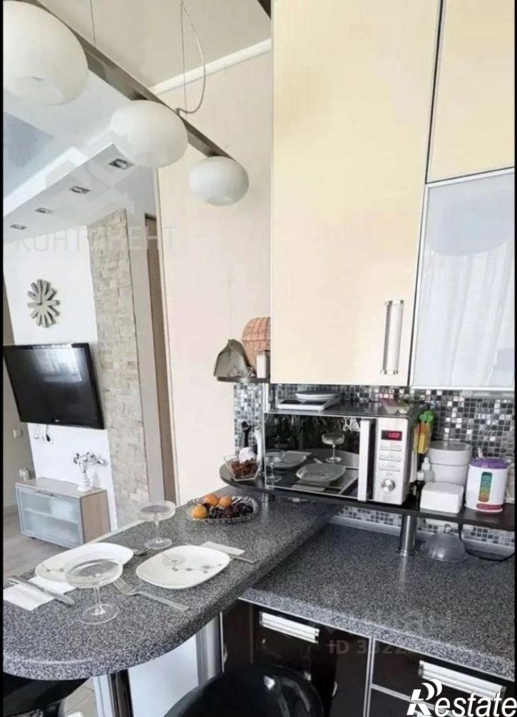 3-комн квартира ул им.60-летия Октября, 24,  д. 24