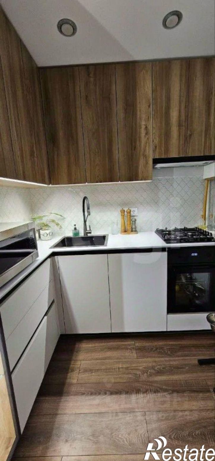 2-комн квартира ул им.60-летия Октября, 22,  д. 22