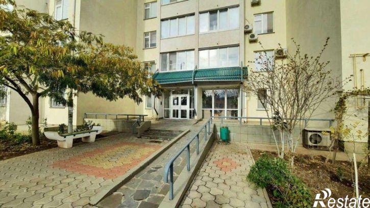 4-комн квартира ул Демышева, 125А,  д. 125А