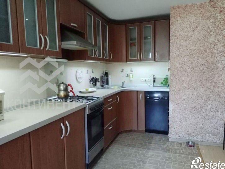 4-комн квартира пр-кт Победы, 62,  д. 62