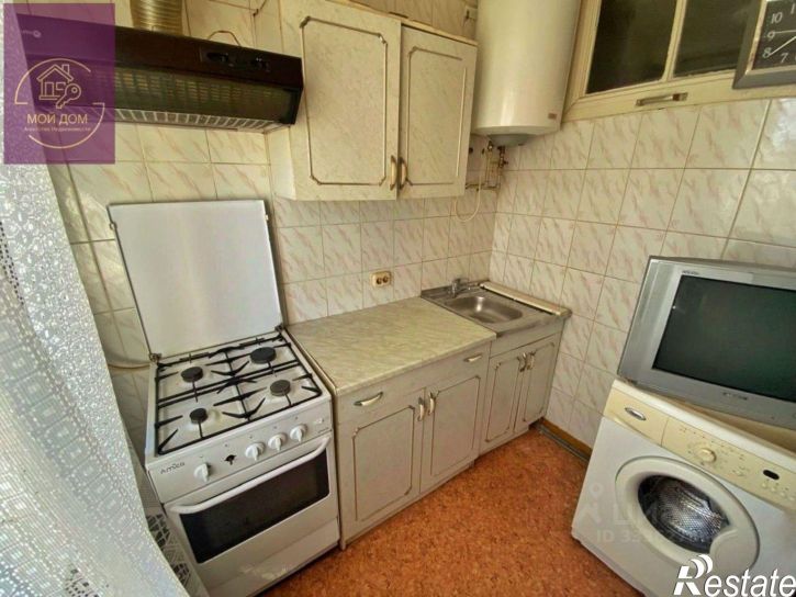 3-комн квартира улица Конституции, 27,  д. 27