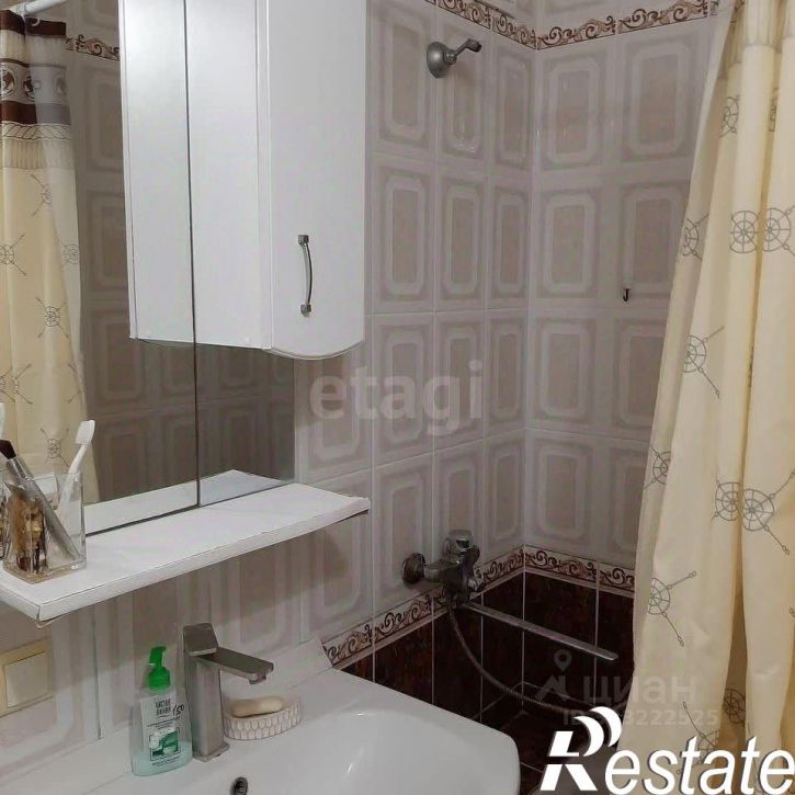 2-комн квартира улица 60-летия Октября, 16,  д. 16