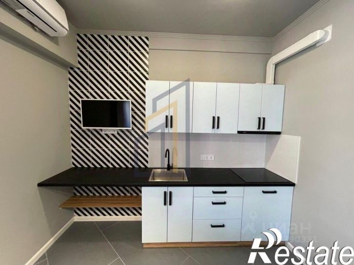 2-комн квартира улица Полупанова, 27И,  д. 27И