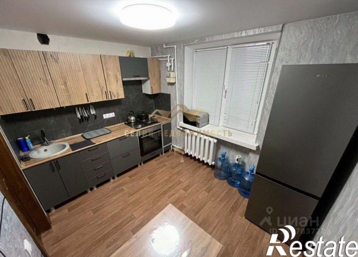 3-комн квартира улица 60-летия Октября, 28,  д. 28