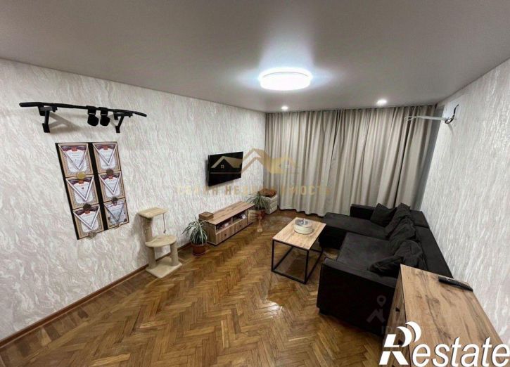 3-комн квартира улица 60-летия Октября, 28,  д. 28