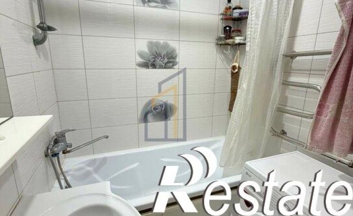 3-комн квартира проспект Победы, 45,  д. 45