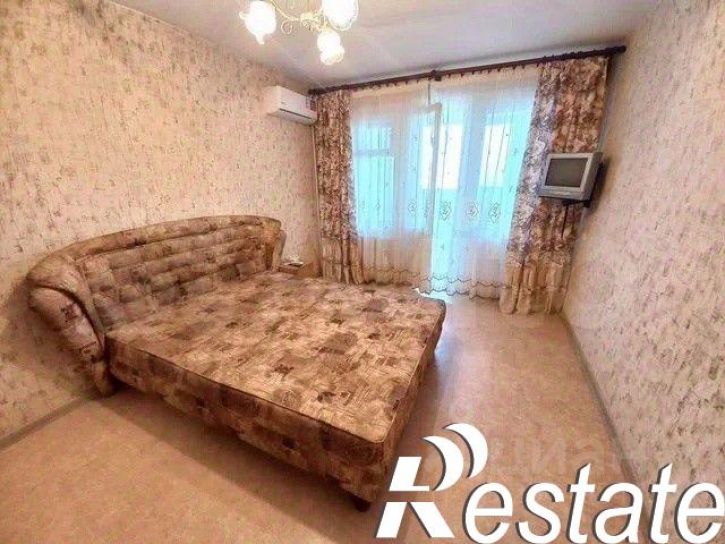 3-комн квартира улица 60 лет ВЛКСМ, 8,  д. 8
