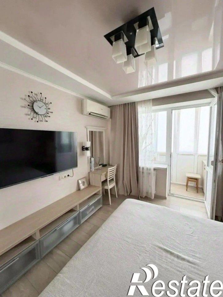 3-комн квартира улица 60-летия Октября, 24,  д. 24