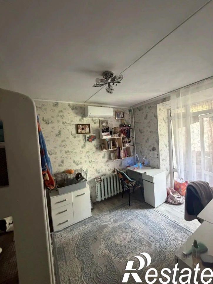 4-комн квартира улица 60 лет ВЛКСМ, 4,  д. 4