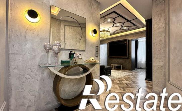 5-комн квартира улица Толстого, 38А,  д. 38А