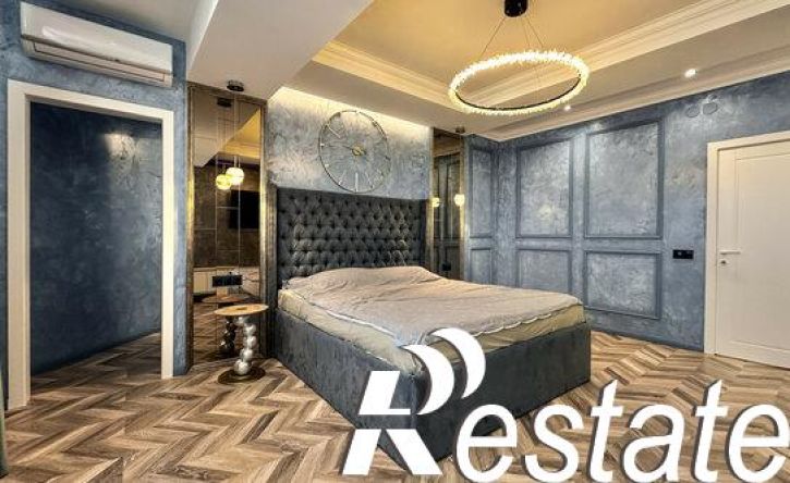5-комн квартира улица Толстого, 38А,  д. 38А