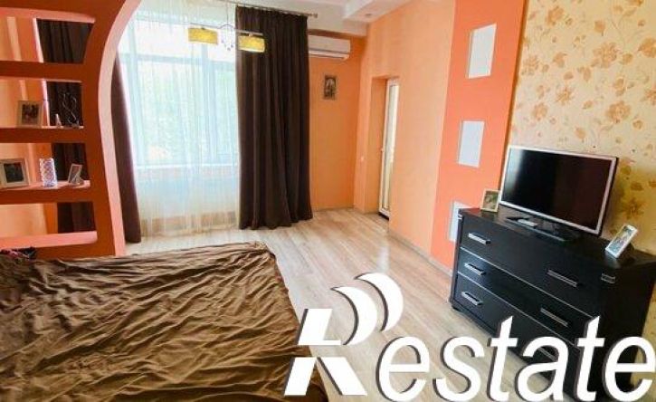 3-комн квартира улица Полупанова, 27А,  д. 27А