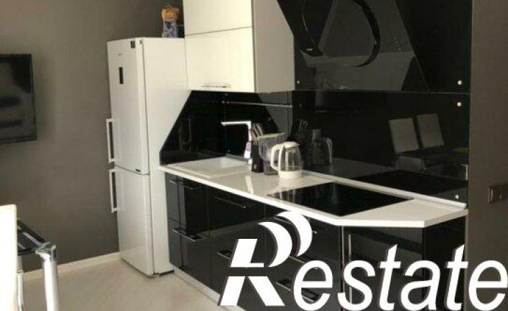 3-комн квартира Театральный переулок, 30,  д. 30