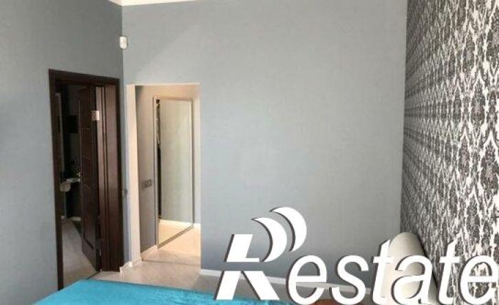 3-комн квартира Театральный переулок, 30,  д. 30
