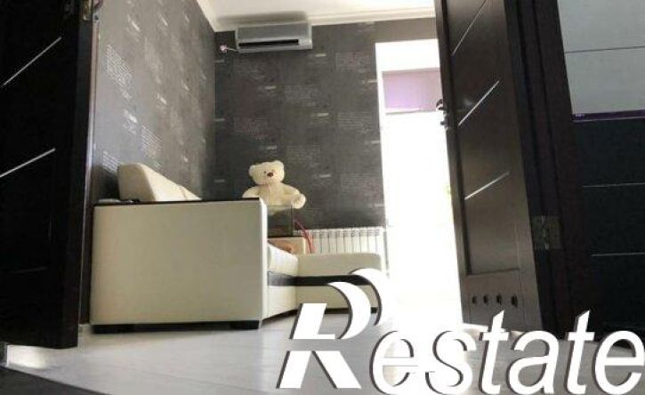 3-комн квартира Театральный переулок, 30,  д. 30