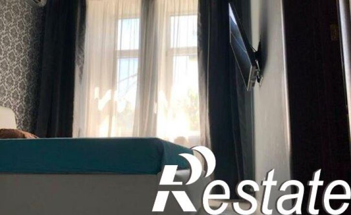 3-комн квартира Театральный переулок, 30,  д. 30