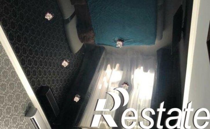 3-комн квартира Театральный переулок, 30,  д. 30
